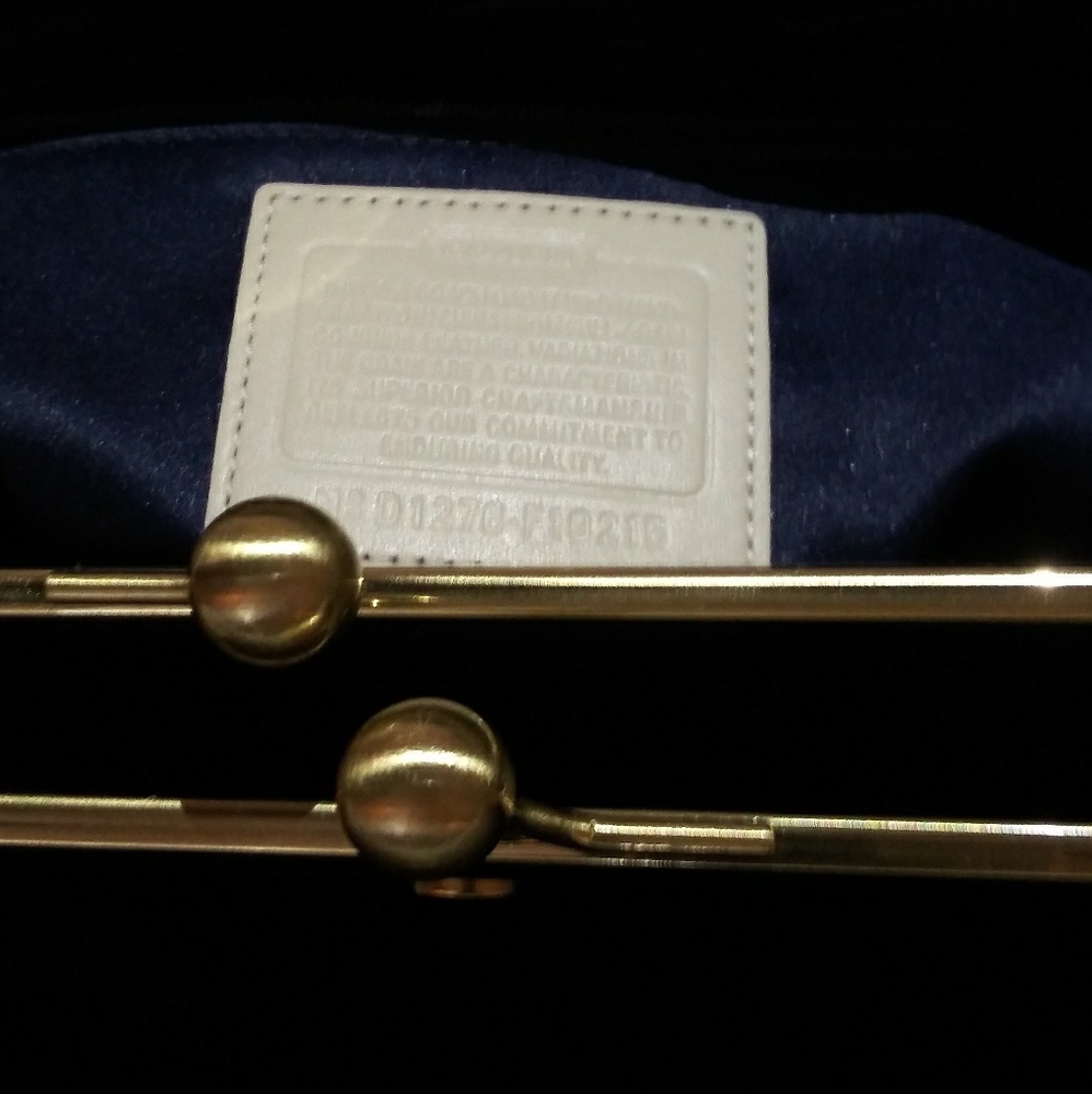 Beautiful white & gold Coach purse